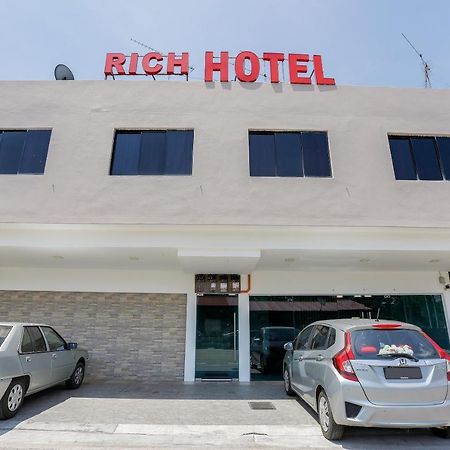 Super Oyo 89495 Rich Hotel Джохор Бахру Екстериор снимка